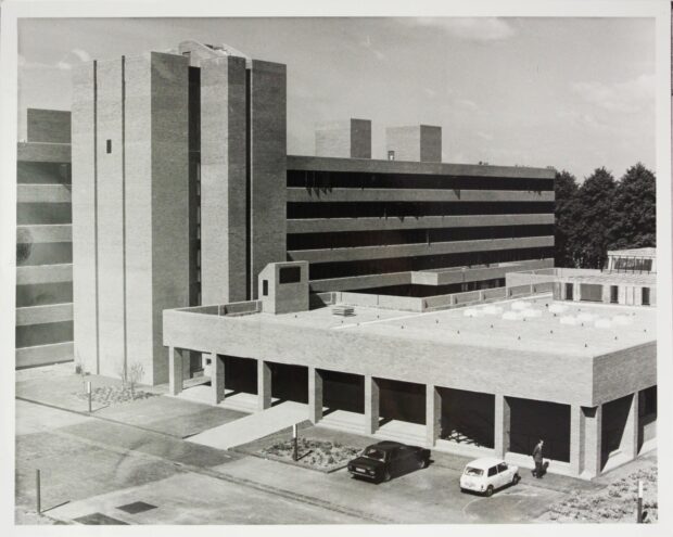 Picture of Companies House building from 1976